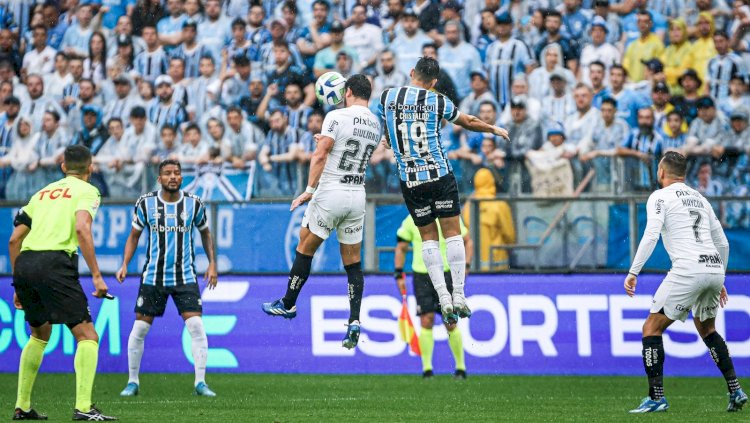 Corinthians vence Grêmio na raça e praticamente se livra do rebaixamento